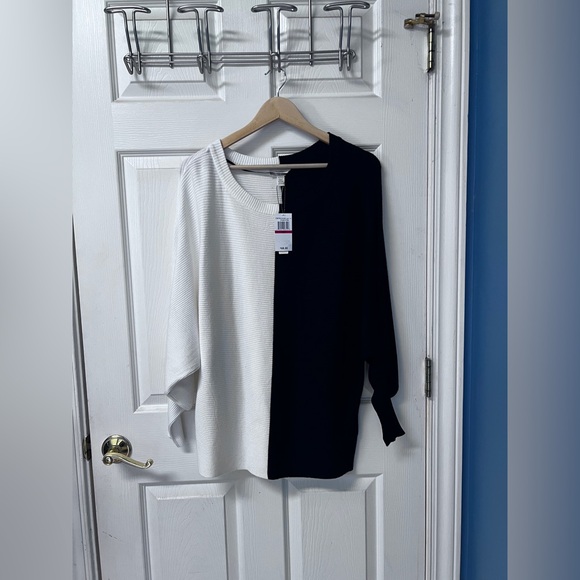 Cupio Blush Black and White Colorblock Sweater. Oversized dolman size XS NWT - Picture 2 of 10